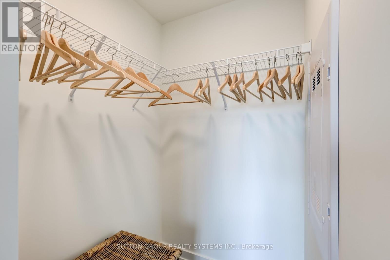 807 - 28 Ann Street, Mississauga, Ontario  L5G 3G1 - Photo 10 - W12494084