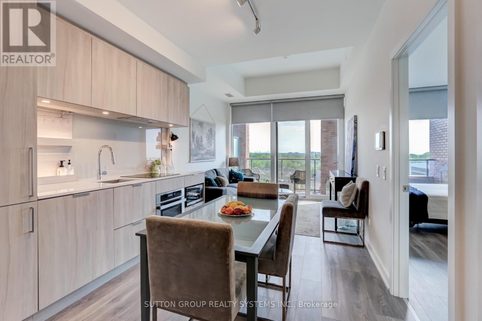 807 - 28 Ann Street, Mississauga, Ontario  L5G 3G1 - Photo 2 - W12494084