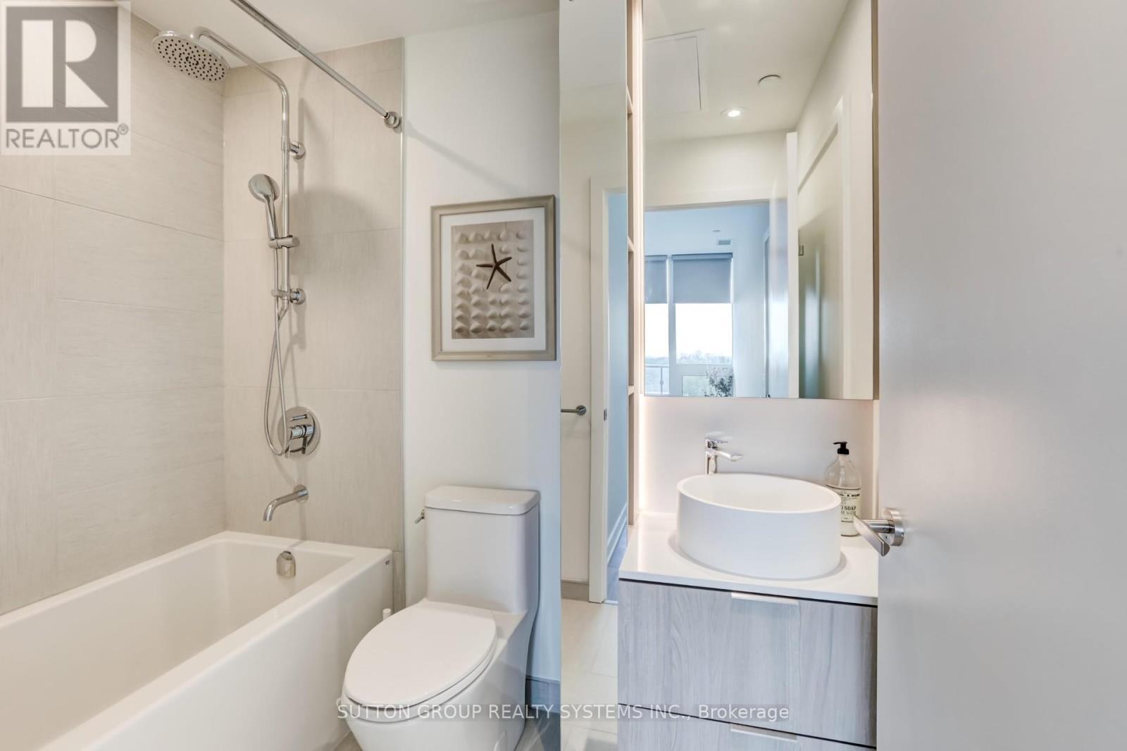 807 - 28 Ann Street, Mississauga, Ontario  L5G 3G1 - Photo 8 - W12494084