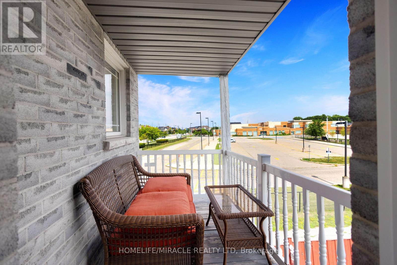 628 Twain Avenue, Mississauga, Ontario  L5W 0A3 - Photo 26 - W12494294