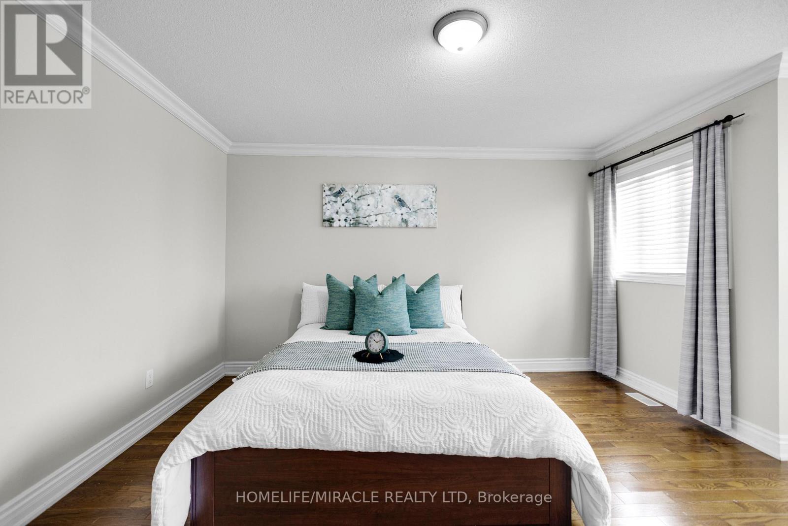 628 Twain Avenue, Mississauga, Ontario  L5W 0A3 - Photo 30 - W12494294