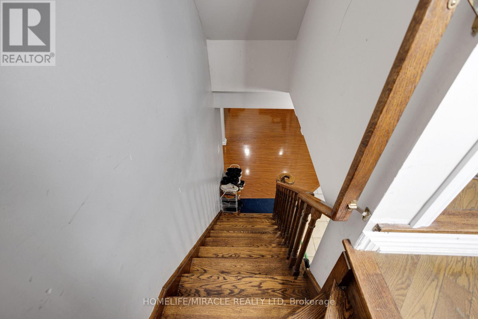 628 Twain Avenue, Mississauga, Ontario  L5W 0A3 - Photo 36 - W12494294