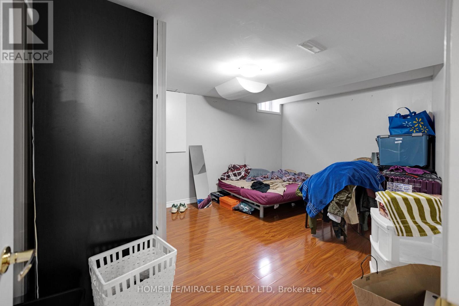 628 Twain Avenue, Mississauga, Ontario  L5W 0A3 - Photo 40 - W12494294