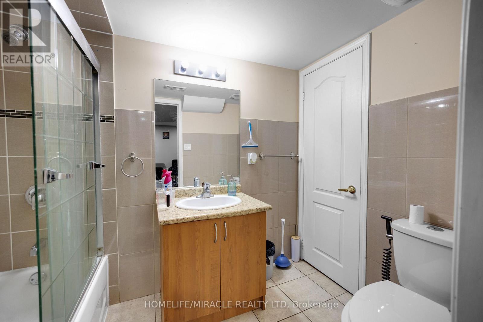 628 Twain Avenue, Mississauga, Ontario  L5W 0A3 - Photo 43 - W12494294