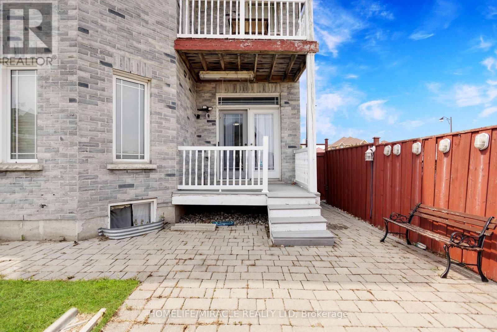 628 Twain Avenue, Mississauga, Ontario  L5W 0A3 - Photo 45 - W12494294