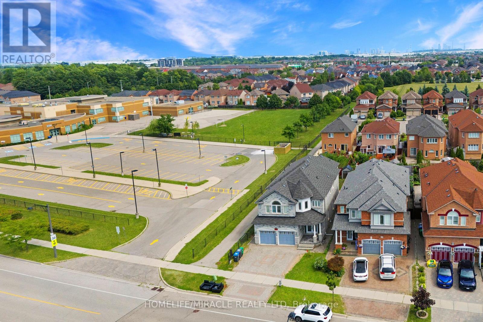 628 Twain Avenue, Mississauga, Ontario  L5W 0A3 - Photo 48 - W12494294