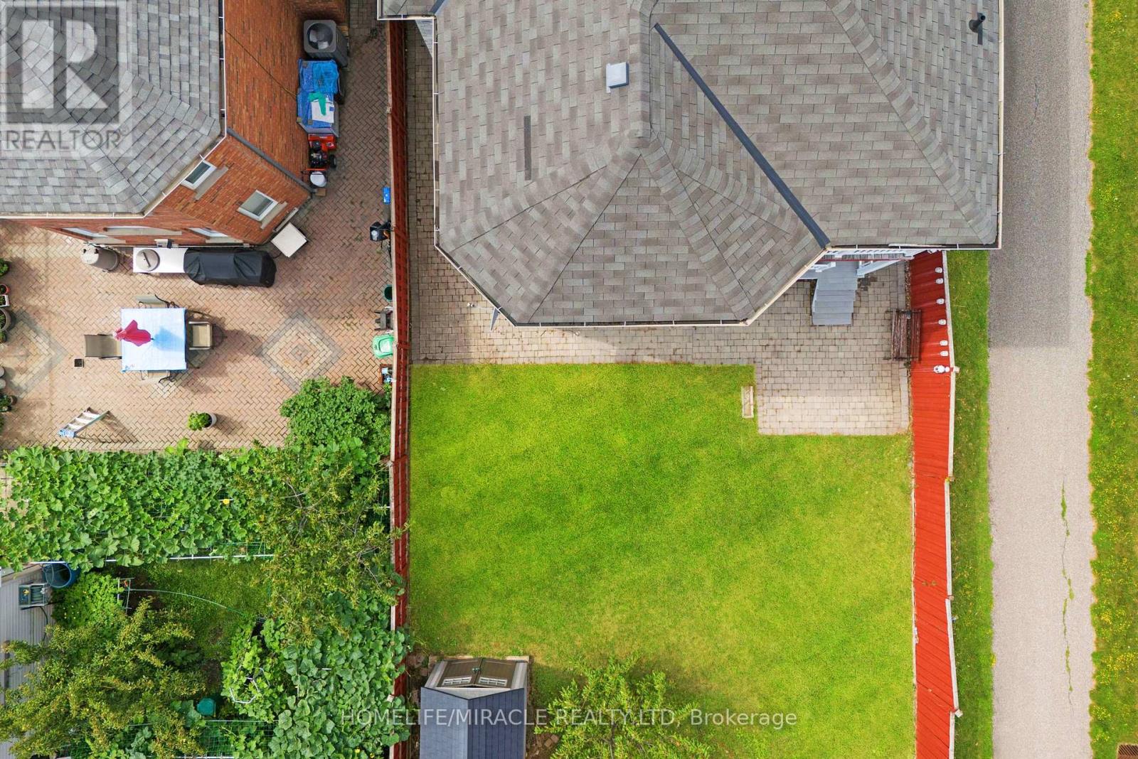 628 Twain Avenue, Mississauga, Ontario  L5W 0A3 - Photo 50 - W12494294