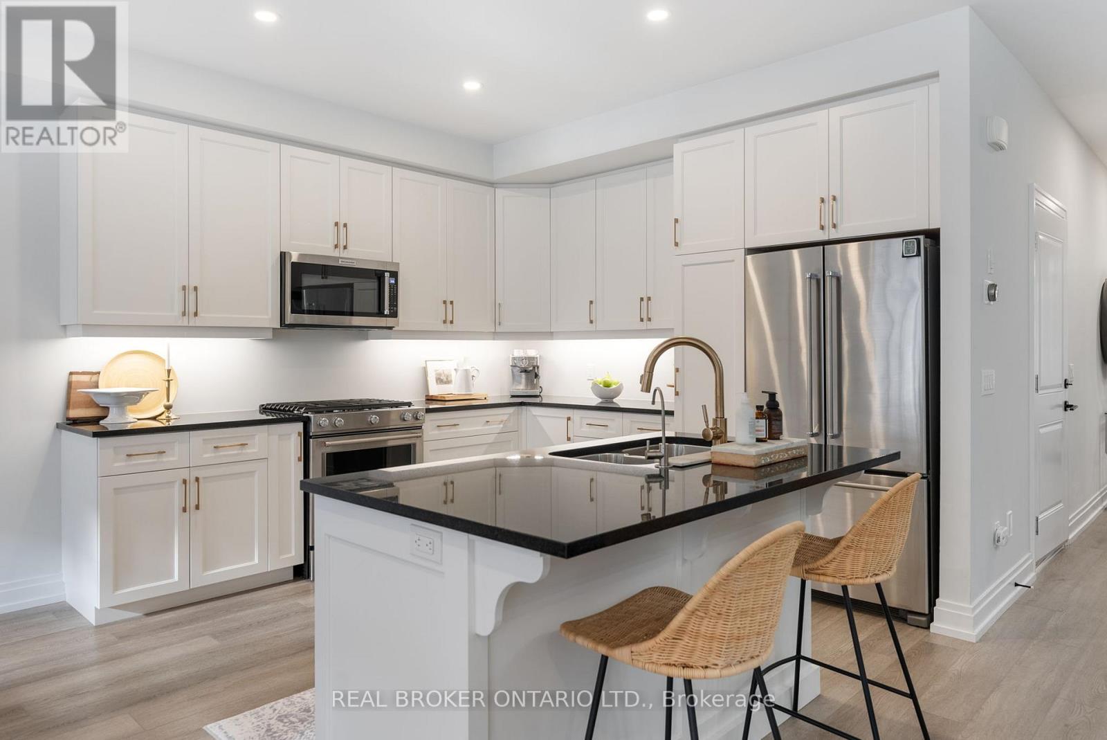 10 Granite Ridge Trail, Hamilton, Ontario  L8B 1Y4 - Photo 10 - X12494292