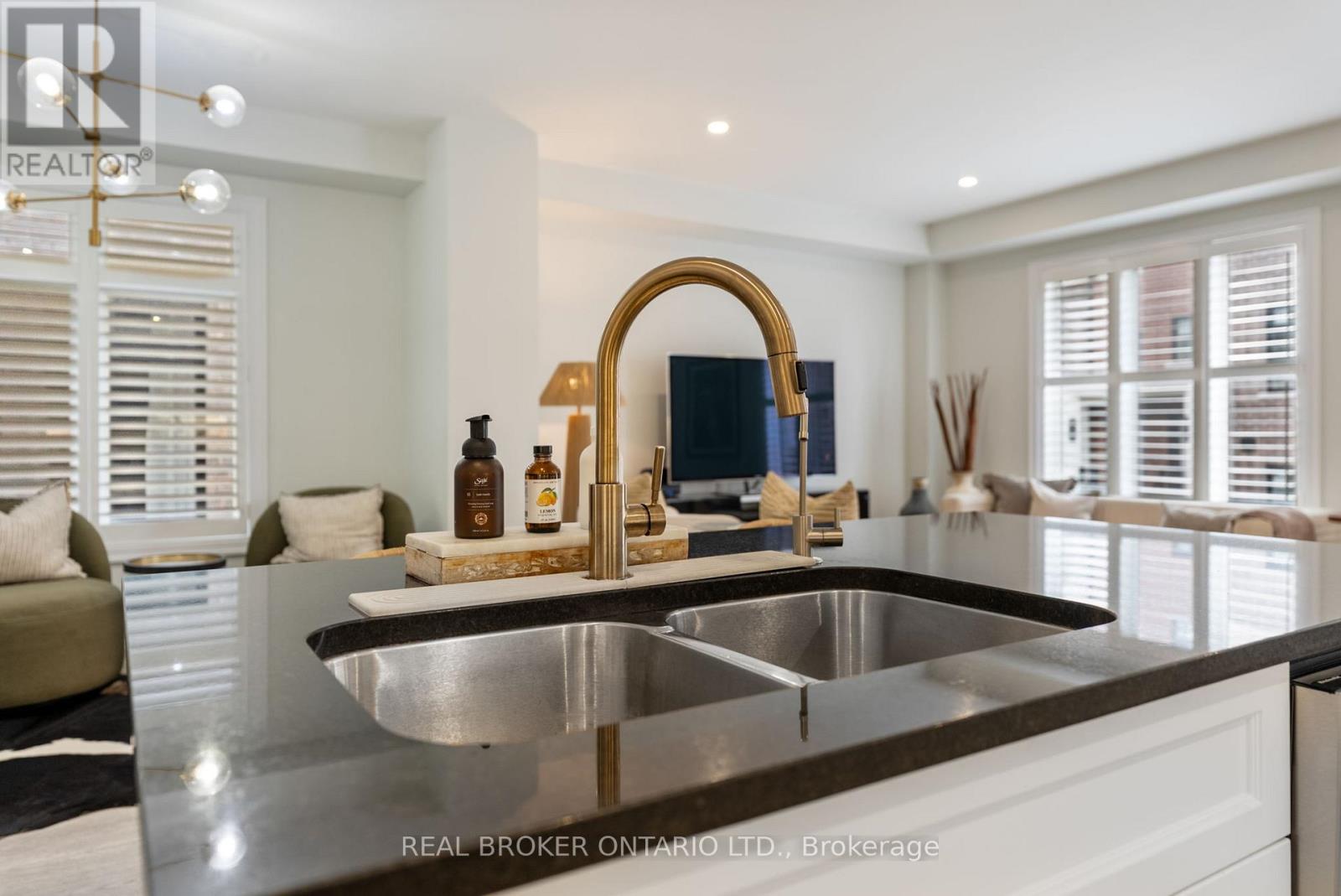 10 Granite Ridge Trail, Hamilton, Ontario  L8B 1Y4 - Photo 15 - X12494292