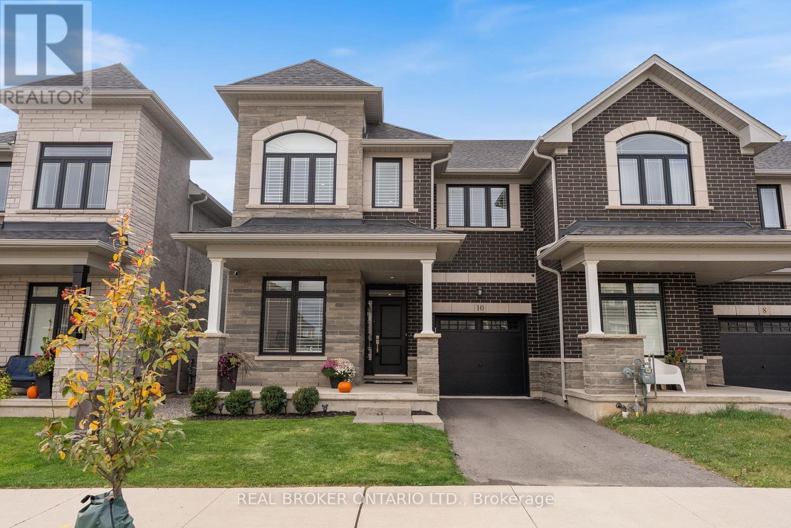 10 Granite Ridge Trail, Hamilton, Ontario  L8B 1Y4 - Photo 2 - X12494292