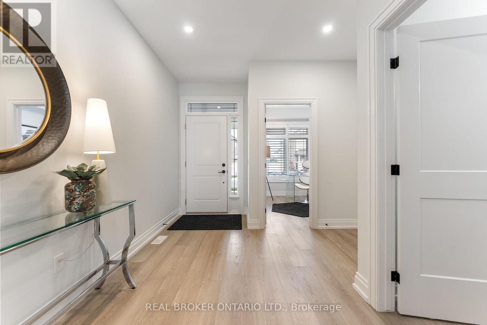 10 Granite Ridge Trail, Hamilton, Ontario  L8B 1Y4 - Photo 6 - X12494292