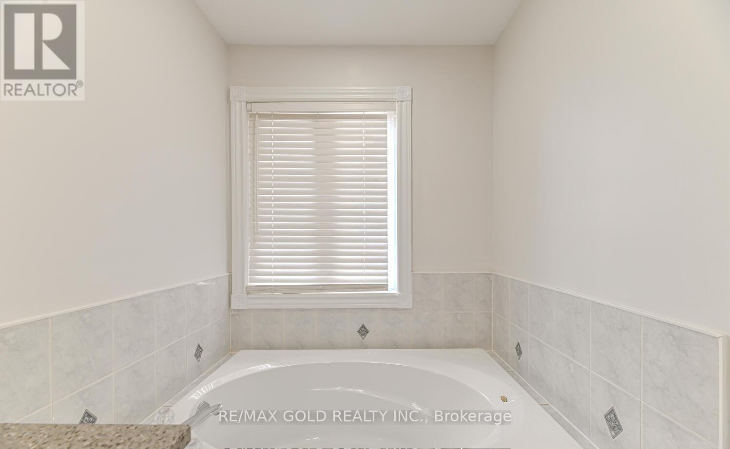 89 Black Forest Drive, Brampton, Ontario  L6R 2E6 - Photo 18 - W12490074