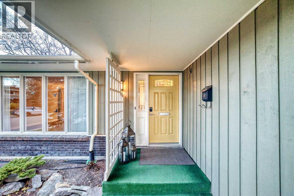 255 Parkwood Close Se, Calgary, Alberta  T2J 3V8 - Photo 4 - A2267783