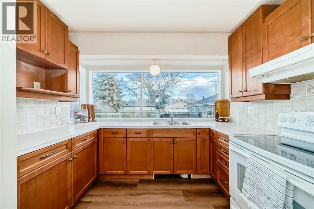 255 Parkwood Close Se, Calgary, Alberta  T2J 3V8 - Photo 8 - A2267783