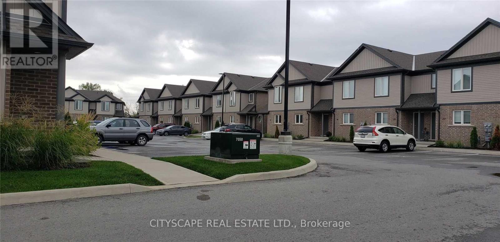 83 - 7768 Ascot Circle, Niagara Falls, Ontario  L2H 3P9 - Photo 3 - X12443851