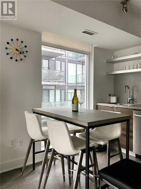 1703 - 525 Adelaide Street W, Toronto, Ontario  M5V 1T6 - Photo 13 - C12494316