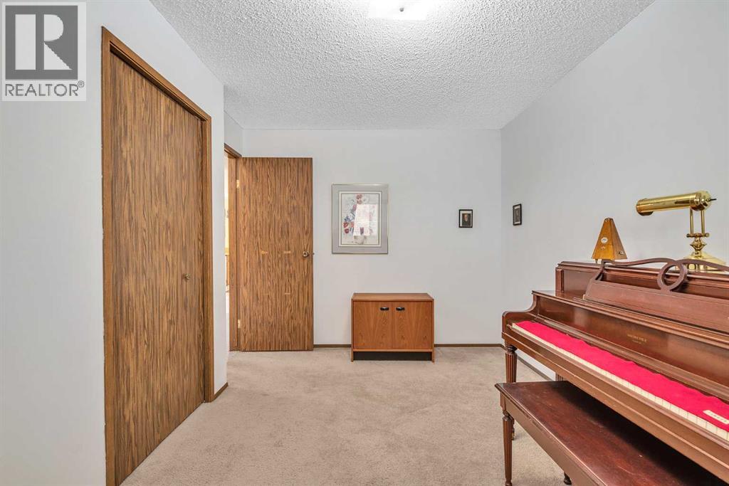 183 Cedardale Place Sw, Calgary, Alberta  T2W 5G1 - Photo 18 - A2261496