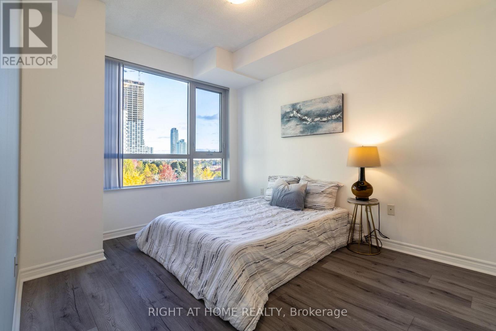 511 - 349 Rathburn Road W, Mississauga, Ontario  L5B 0G9 - Photo 11 - W12494312