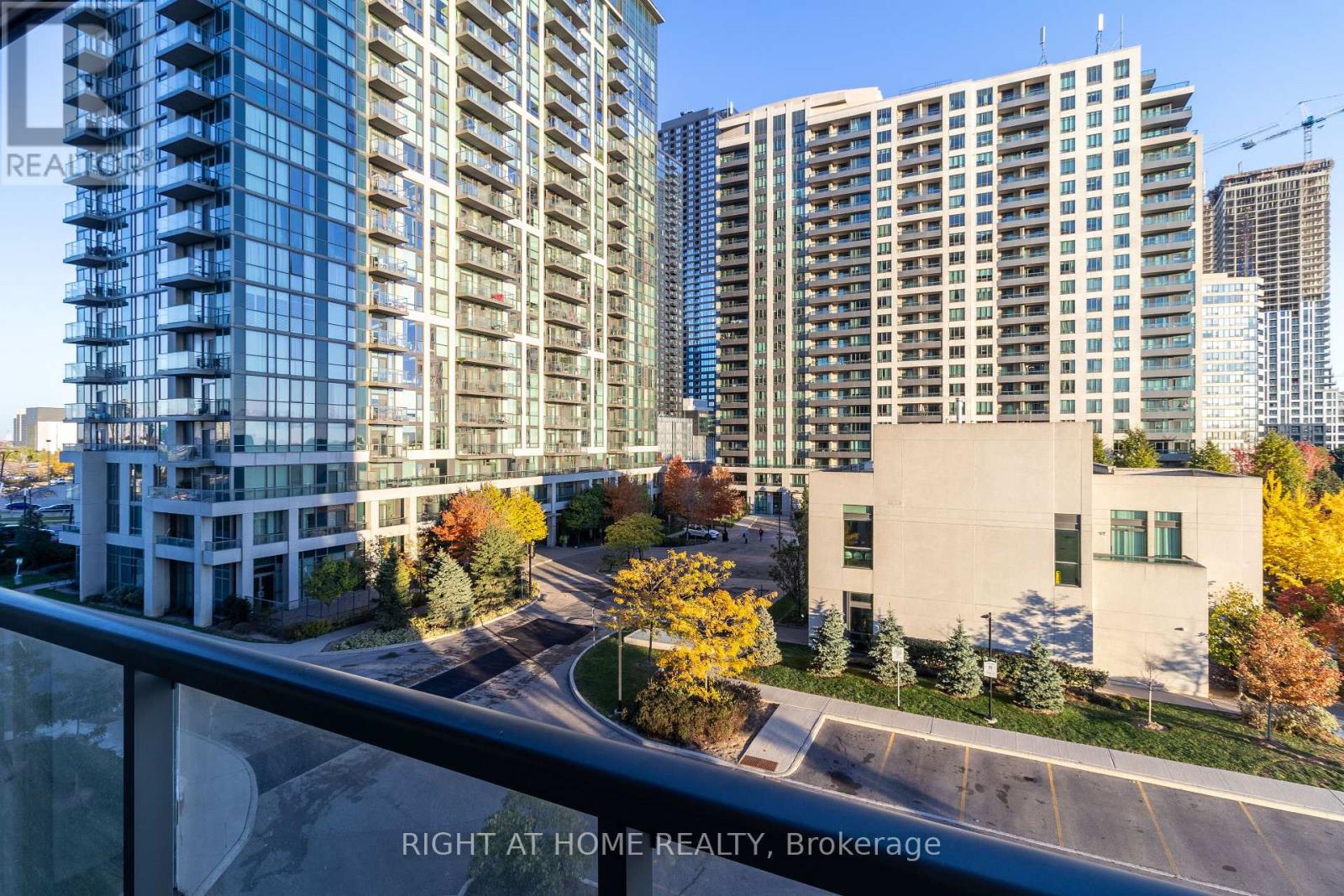 511 - 349 Rathburn Road W, Mississauga, Ontario  L5B 0G9 - Photo 15 - W12494312