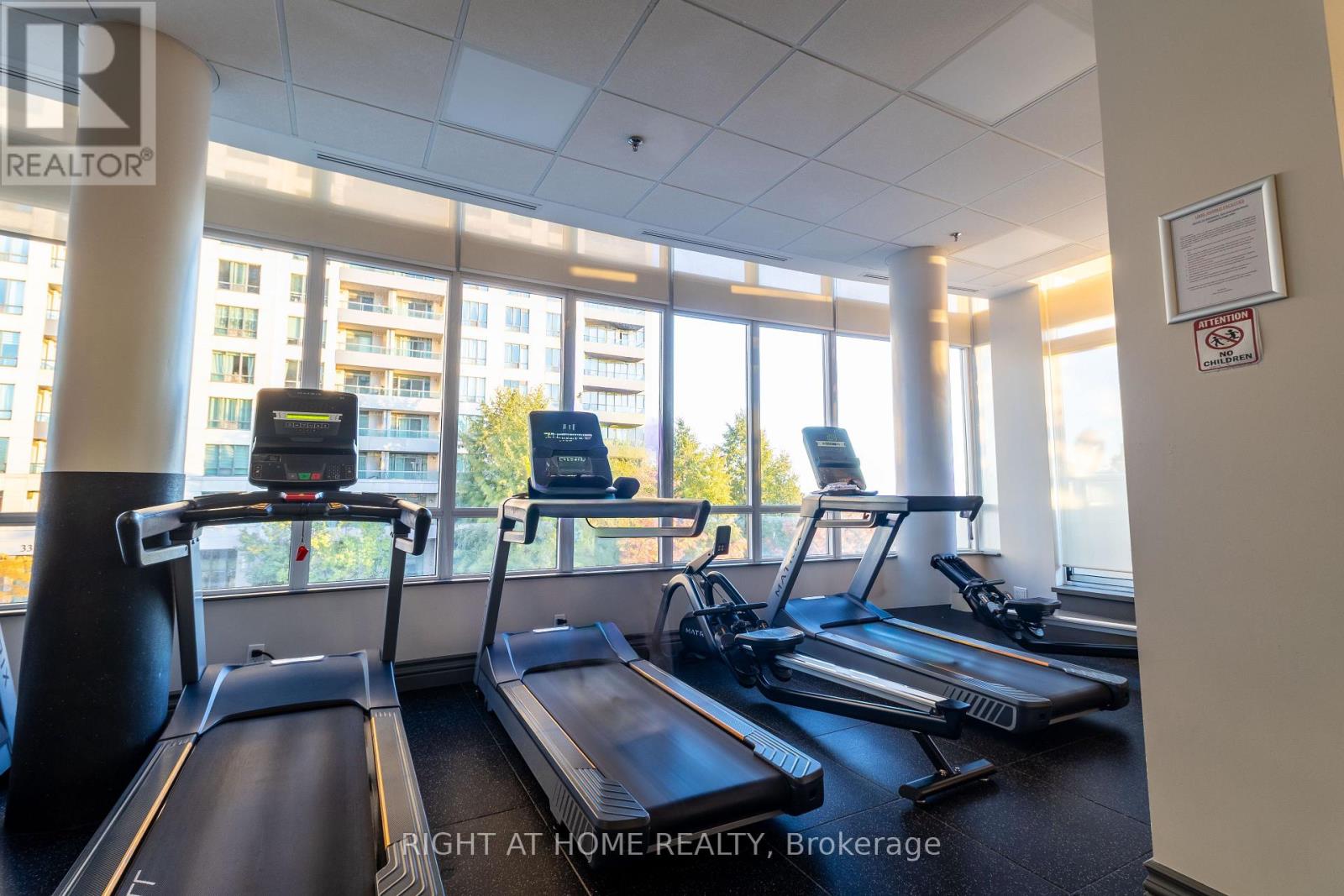 511 - 349 Rathburn Road W, Mississauga, Ontario  L5B 0G9 - Photo 17 - W12494312