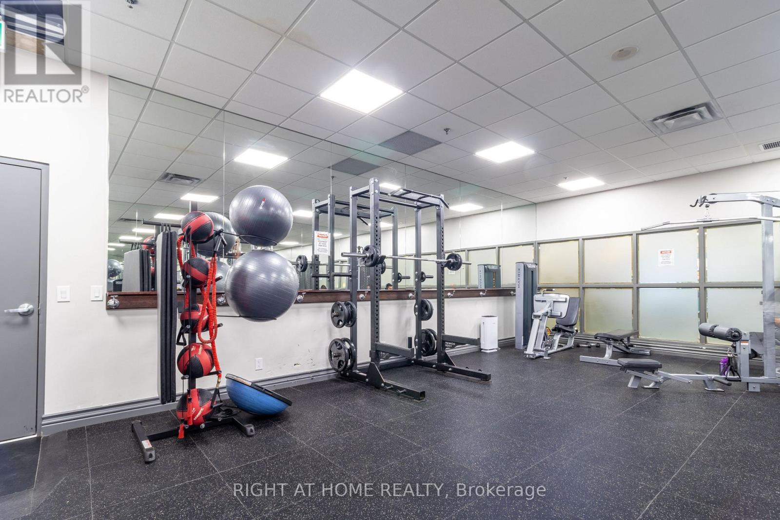 511 - 349 Rathburn Road W, Mississauga, Ontario  L5B 0G9 - Photo 19 - W12494312