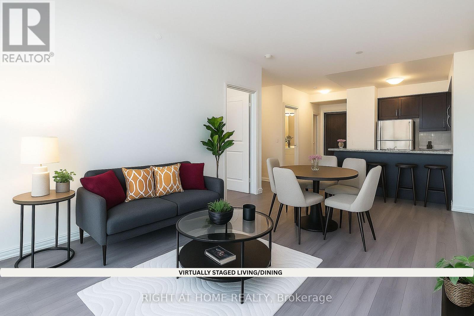 511 - 349 Rathburn Road W, Mississauga, Ontario  L5B 0G9 - Photo 4 - W12494312