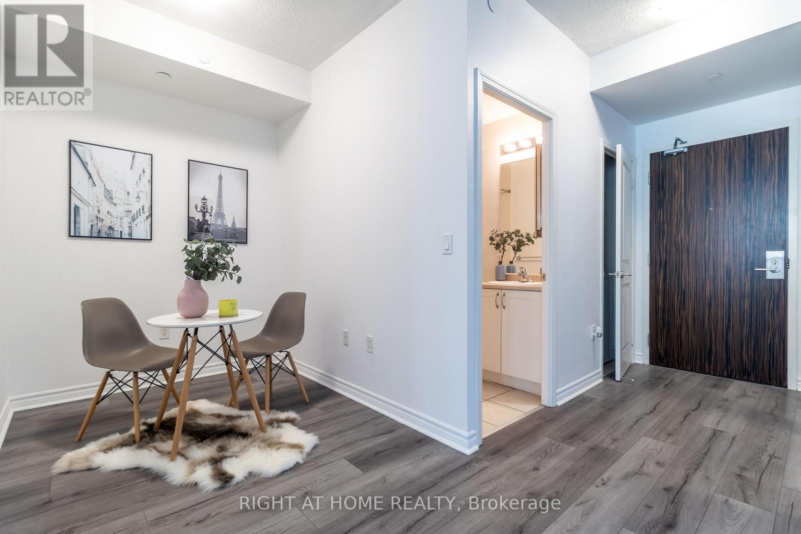 511 - 349 Rathburn Road W, Mississauga, Ontario  L5B 0G9 - Photo 5 - W12494312