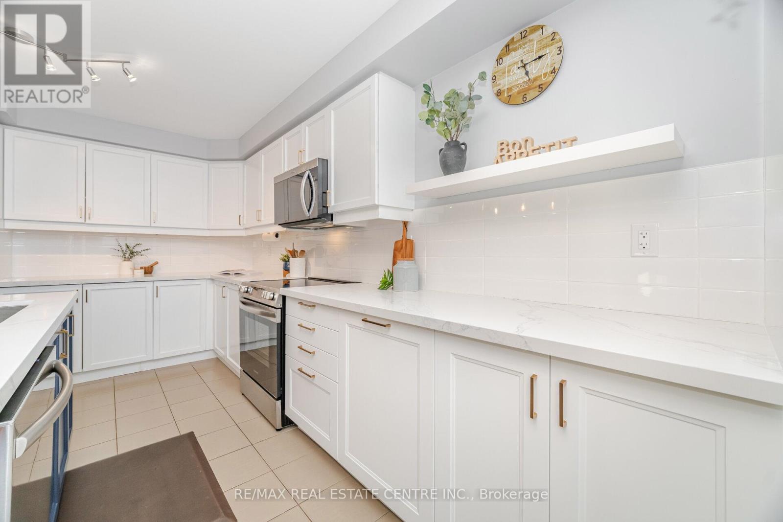 322 Chuchmach Close, Milton, Ontario  L9T 8B5 - Photo 16 - W12494328