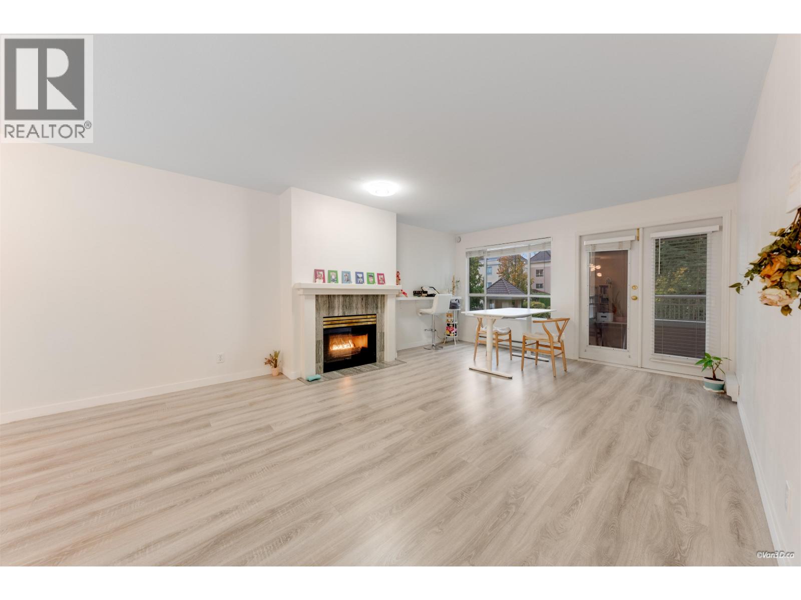 208 515 Whiting Way, Coquitlam, British Columbia  V3J 7W9 - Photo 5 - R3063375