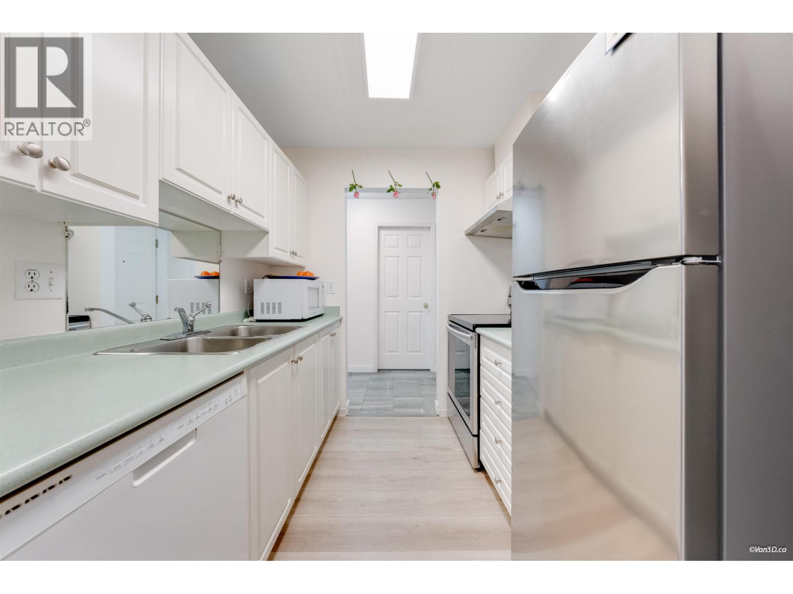 208 515 Whiting Way, Coquitlam, British Columbia  V3J 7W9 - Photo 10 - R3063375