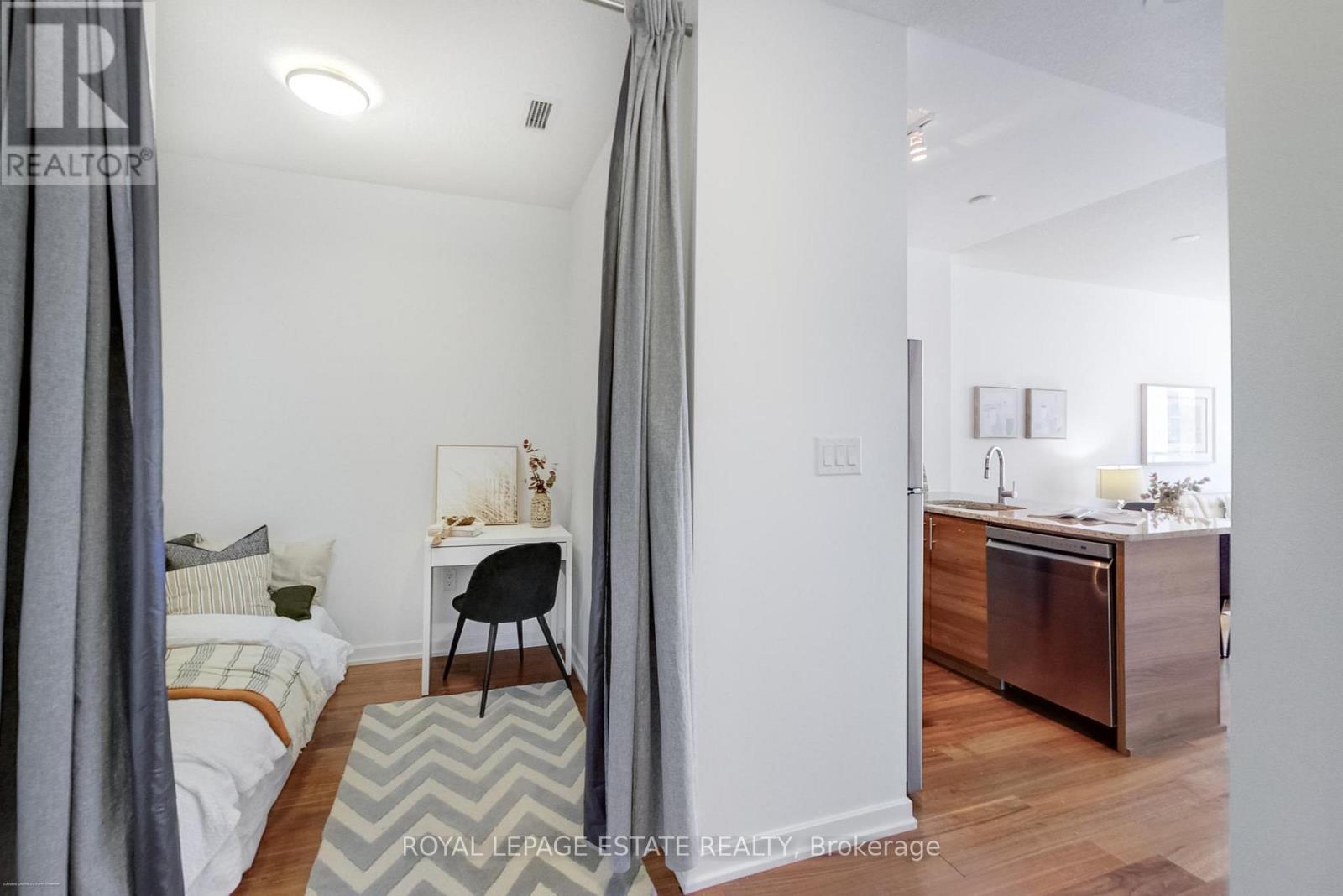 501 - 70 Forest Manor Road, Toronto, Ontario  M2J 0A9 - Photo 2 - C12494342