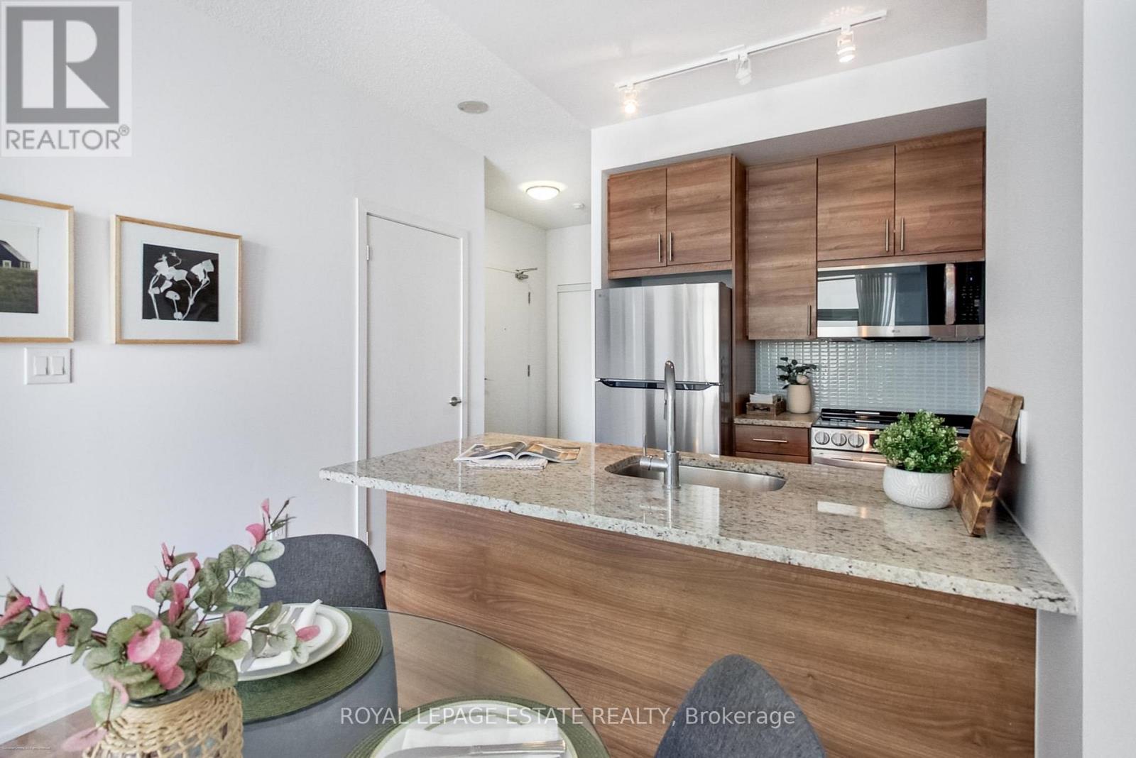 501 - 70 Forest Manor Road, Toronto, Ontario  M2J 0A9 - Photo 6 - C12494342