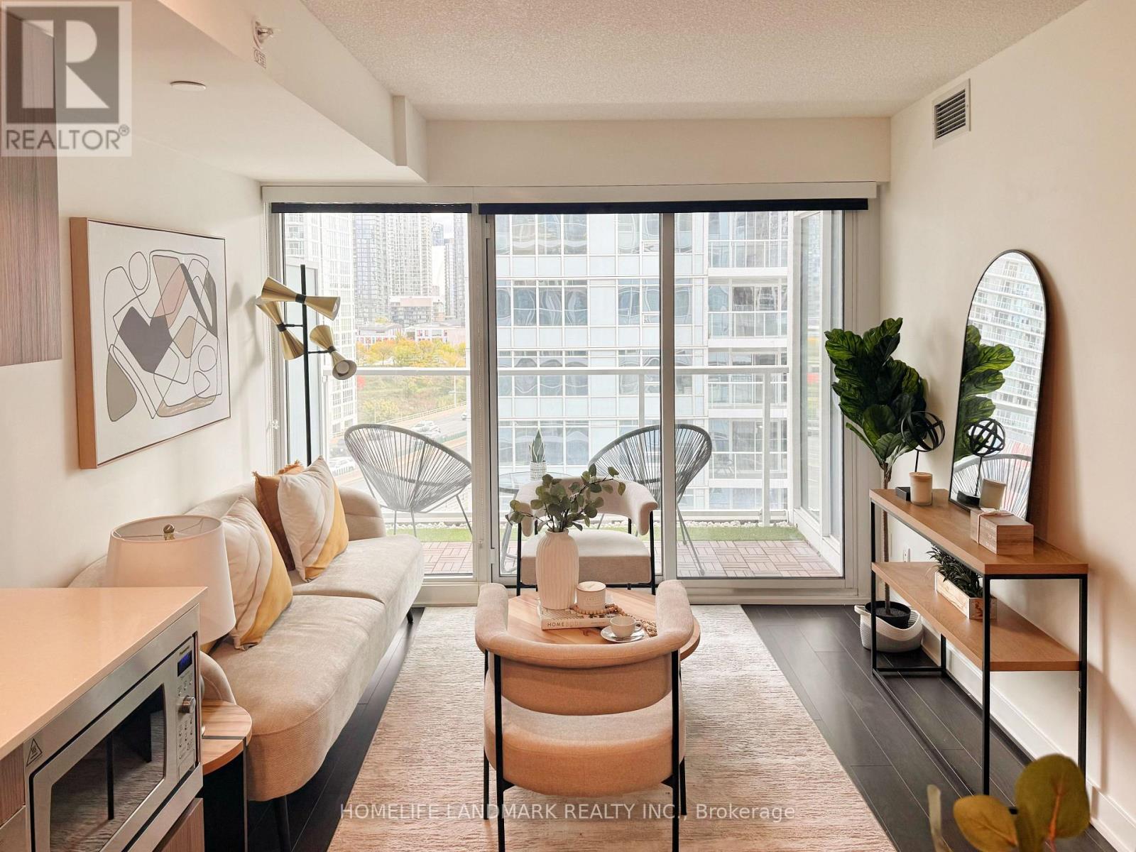 1110 - 19 Bathurst Street, Toronto, Ontario  M5V 0N2 - Photo 2 - C12494352