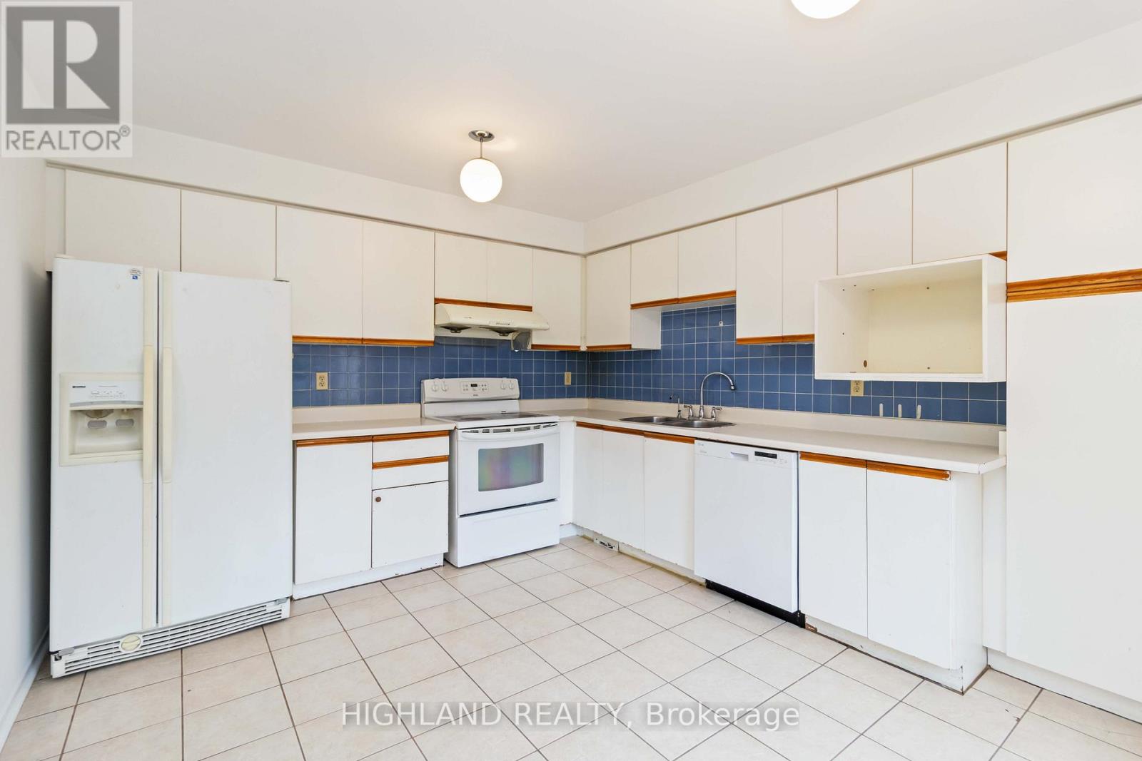 6329 Prairie Circle, Mississauga, Ontario  L5N 5V6 - Photo 10 - W12494340