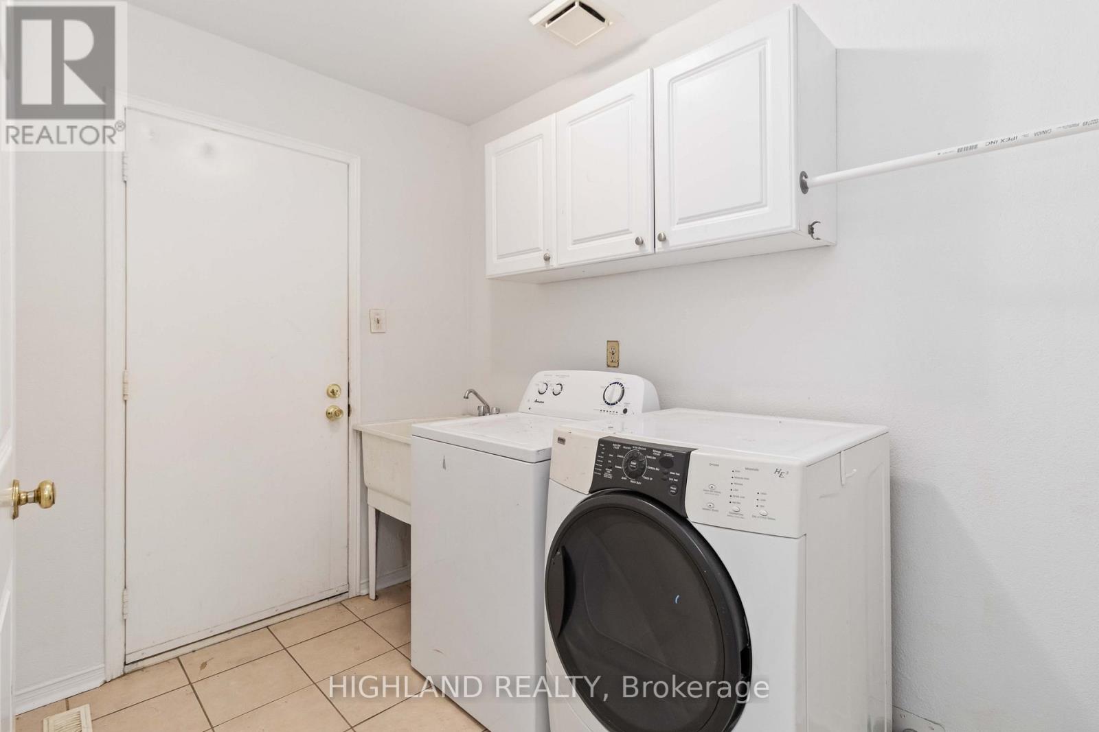 6329 Prairie Circle, Mississauga, Ontario  L5N 5V6 - Photo 11 - W12494340