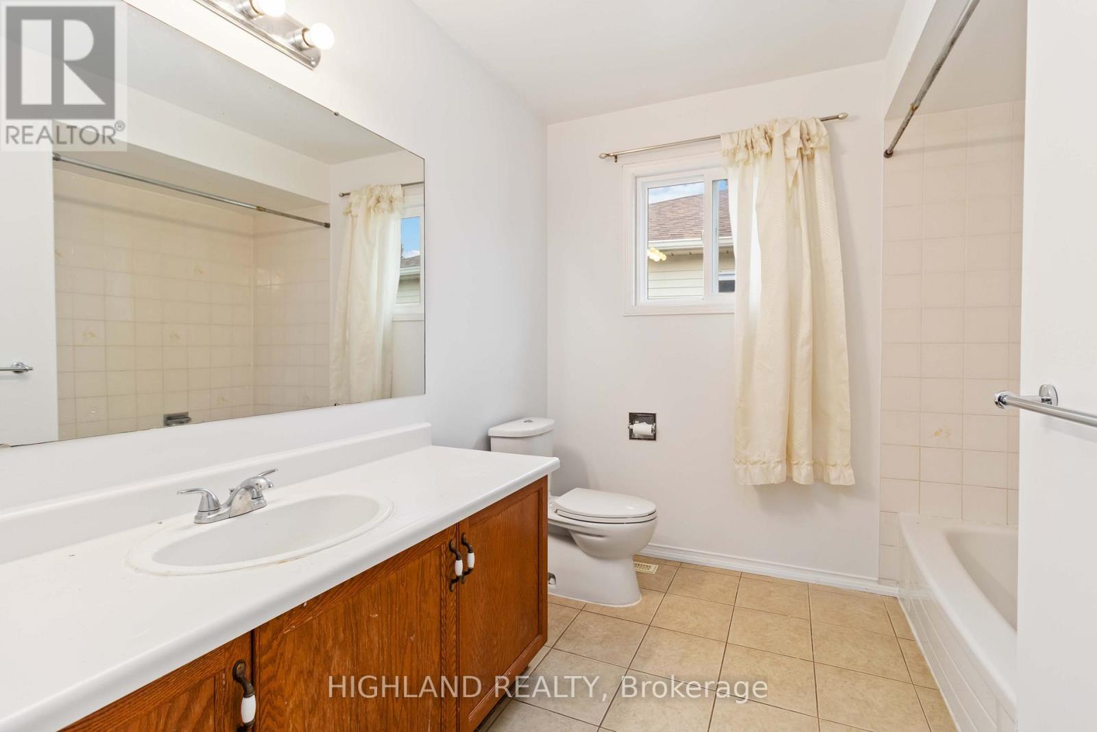 6329 Prairie Circle, Mississauga, Ontario  L5N 5V6 - Photo 18 - W12494340