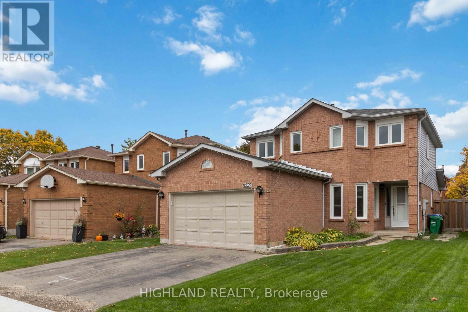 6329 Prairie Circle, Mississauga, Ontario  L5N 5V6 - Photo 2 - W12494340