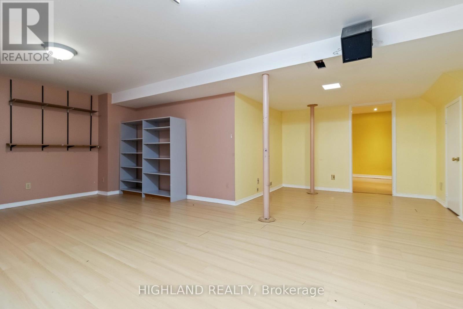 6329 Prairie Circle, Mississauga, Ontario  L5N 5V6 - Photo 22 - W12494340