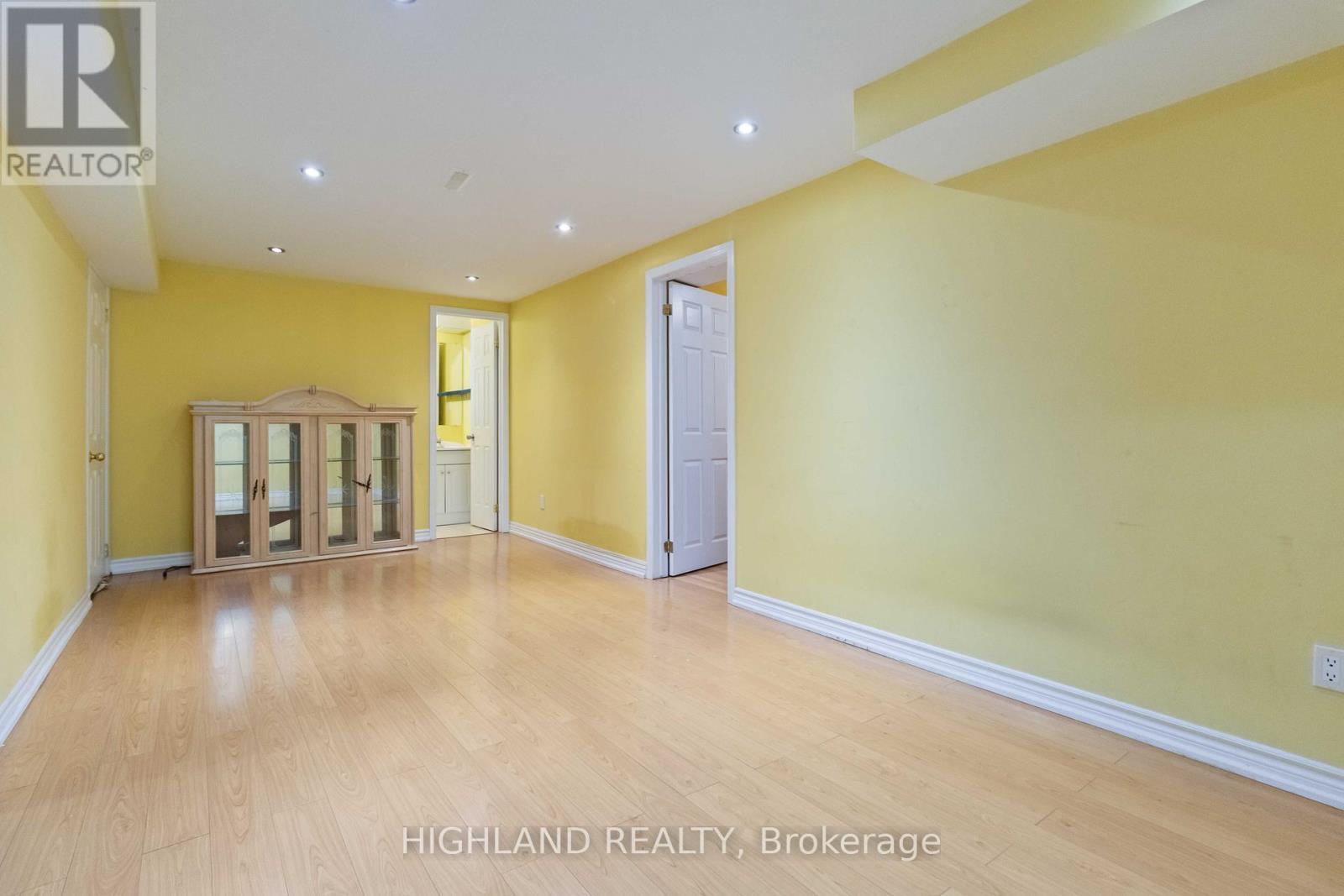 6329 Prairie Circle, Mississauga, Ontario  L5N 5V6 - Photo 24 - W12494340