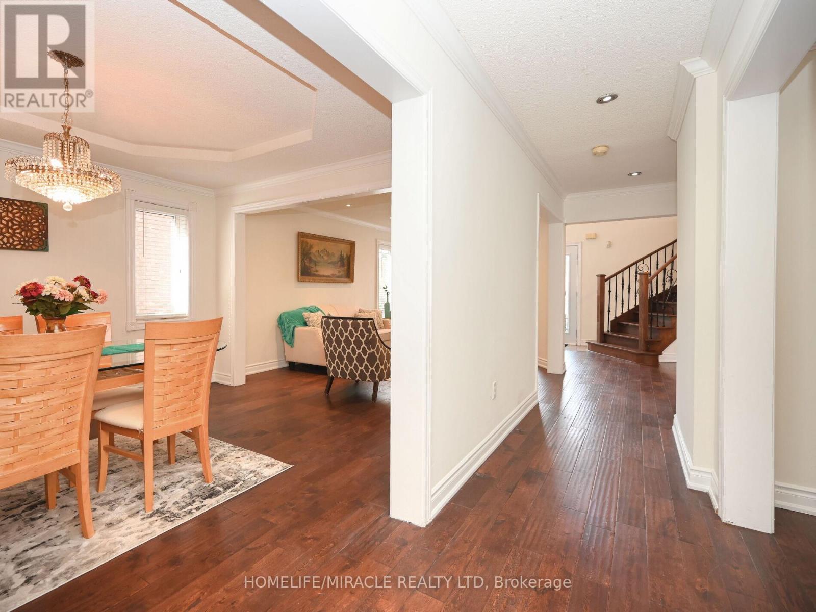 1184 Windsor Hill Boulevard, Mississauga, Ontario  L5V 1N9 - Photo 11 - W12494350