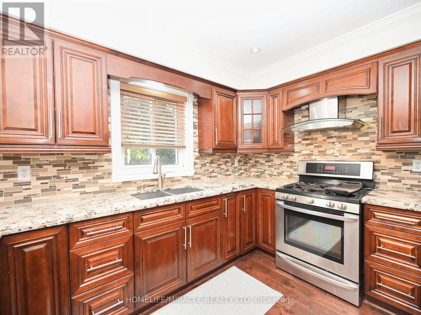 1184 Windsor Hill Boulevard, Mississauga, Ontario  L5V 1N9 - Photo 15 - W12494350