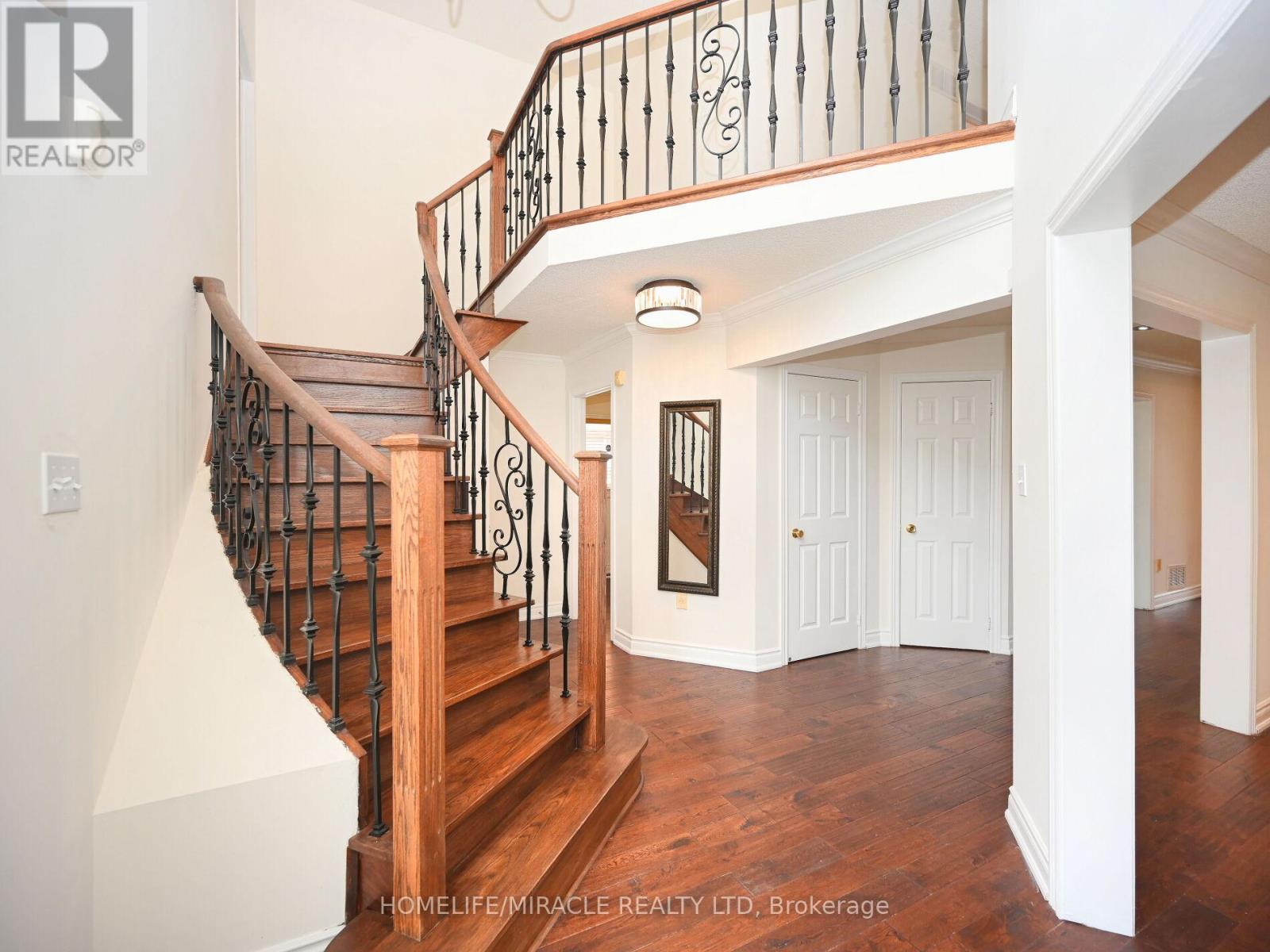 1184 Windsor Hill Boulevard, Mississauga, Ontario  L5V 1N9 - Photo 21 - W12494350