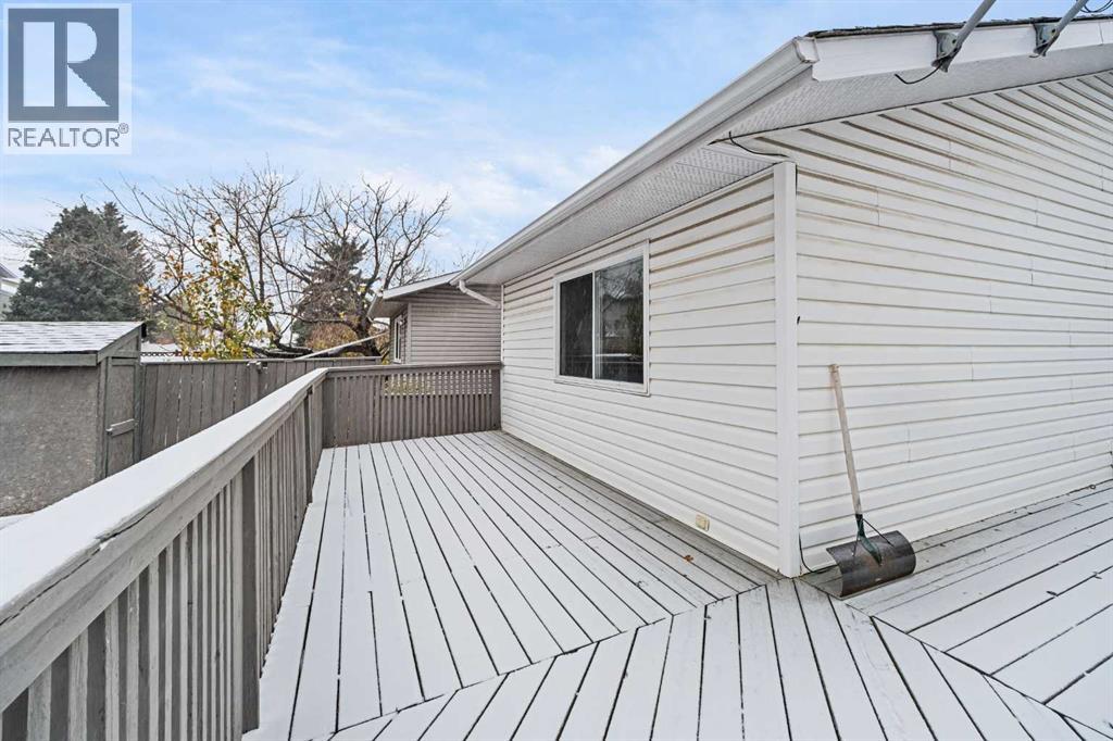 211 Sandstone Drive Nw, Calgary, Alberta  T3K 3C4 - Photo 31 - A2174813