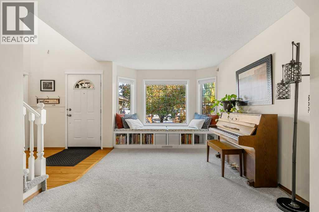 151 Mt Gibraltar Heights Se, Calgary, Alberta  T2Z 3R2 - Photo 4 - A2266324