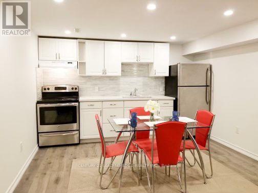 B - 1588 Corkstone Glade, Mississauga, Ontario  L4W 2E7 - Photo 5 - W12482567