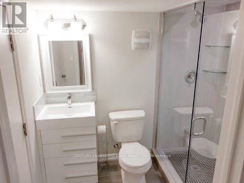 B - 1588 Corkstone Glade, Mississauga, Ontario  L4W 2E7 - Photo 10 - W12482567