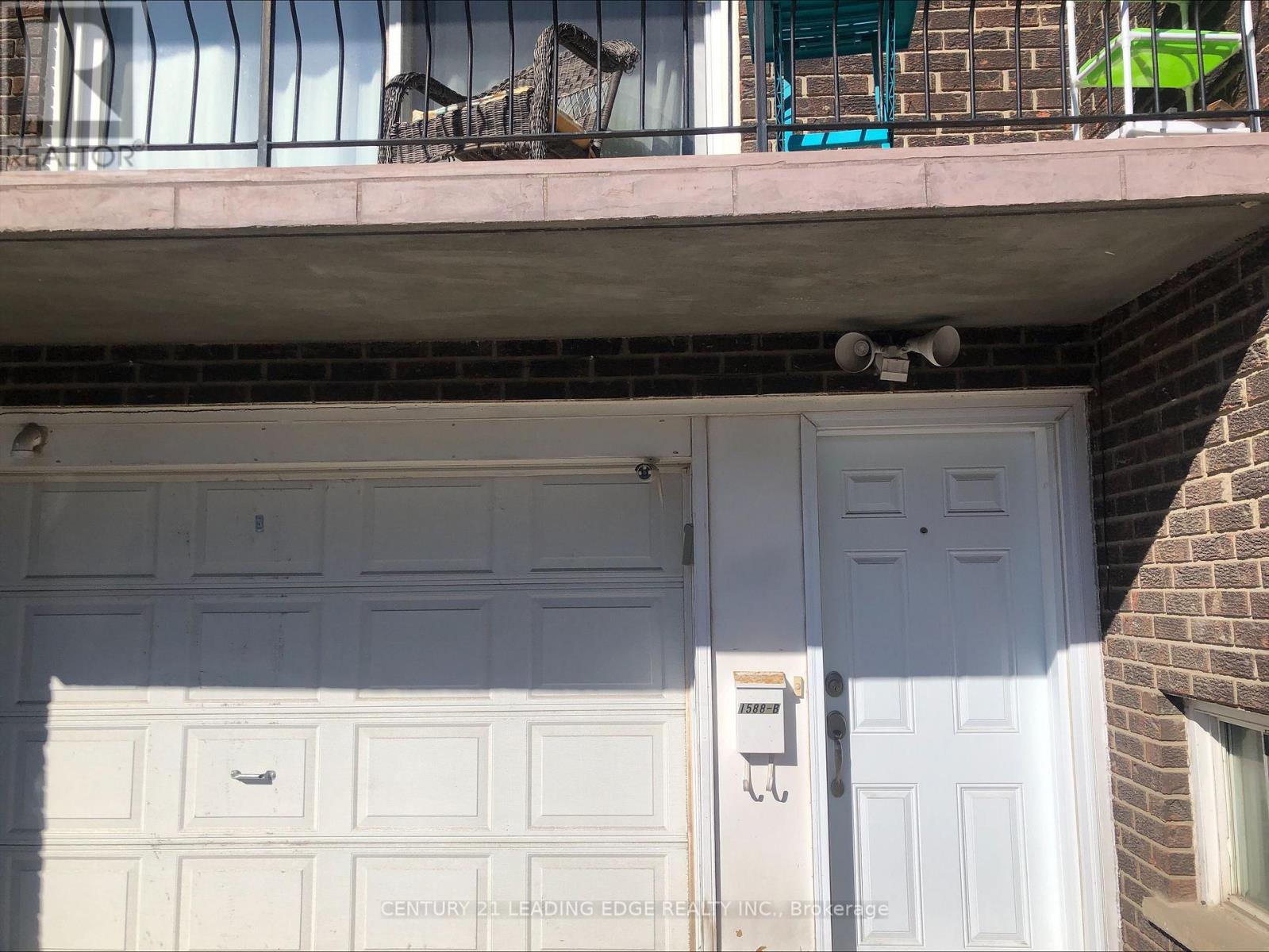 B - 1588 Corkstone Glade, Mississauga, Ontario  L4W 2E7 - Photo 4 - W12482567