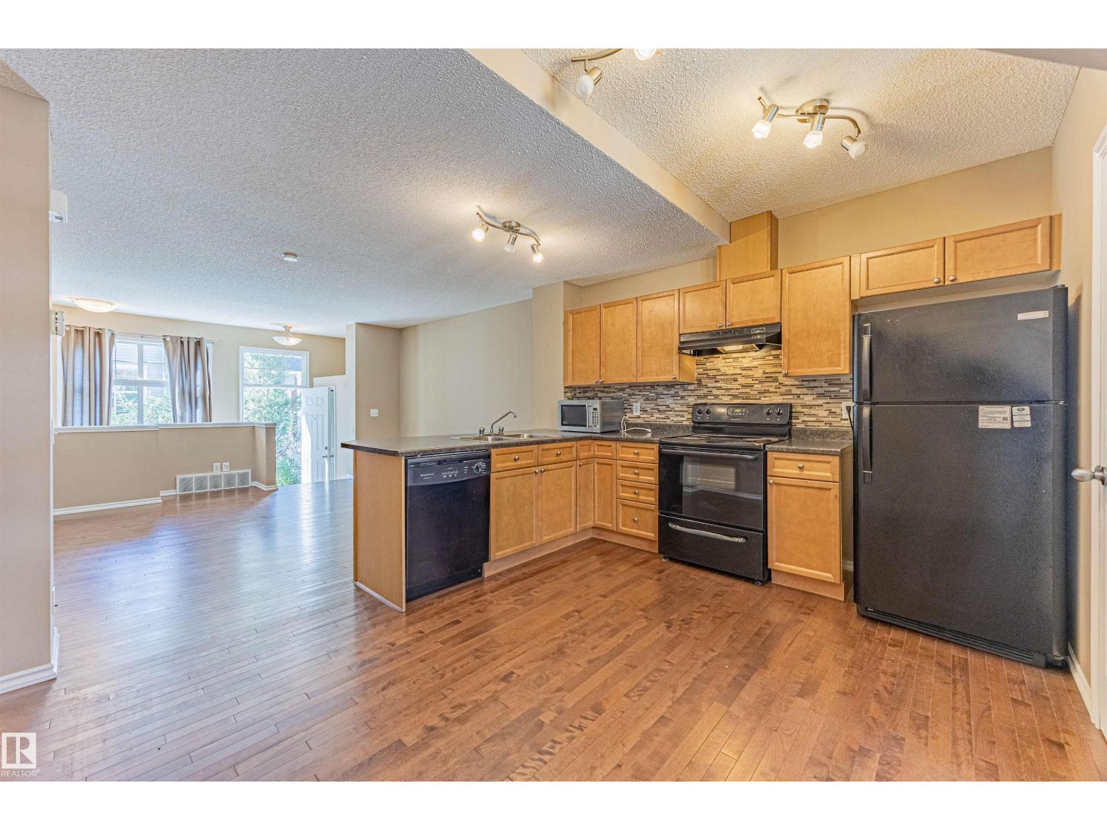 #150 5604 199 ST NW, Edmonton, Alberta