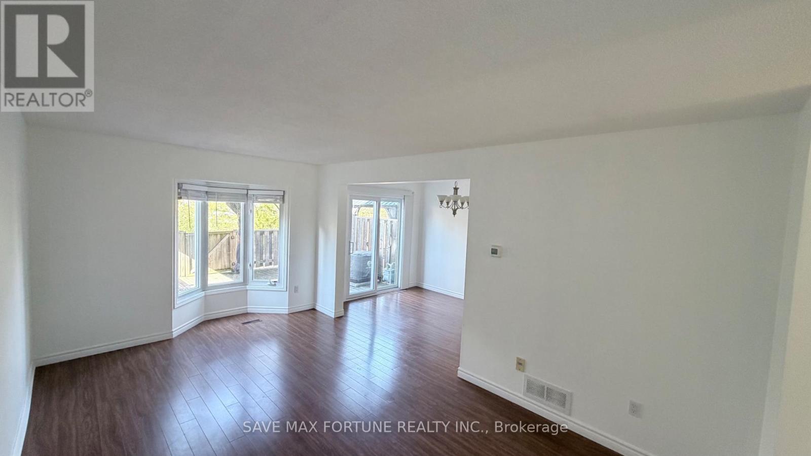 27 - 1 Royalwood Court, Hamilton, Ontario  L8E 4Y2 - Photo 12 - X12494344