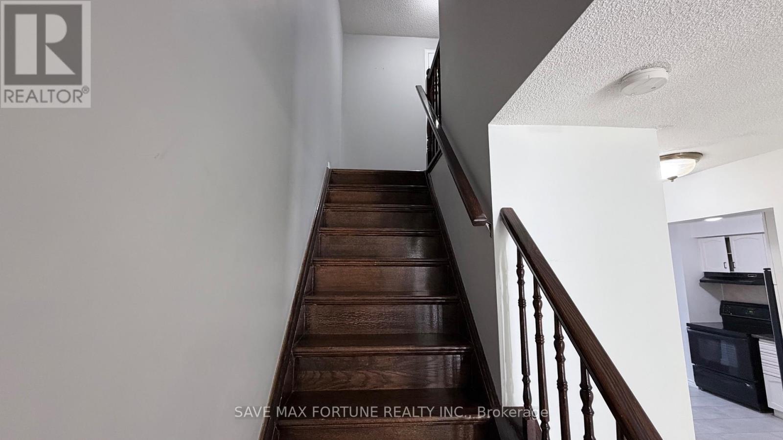 27 - 1 Royalwood Court, Hamilton, Ontario  L8E 4Y2 - Photo 14 - X12494344